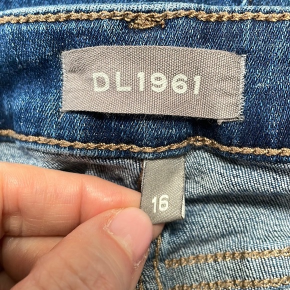 DL1961 Jeans Girls Big Kid 16 Chloe Skinny Medium Wash Stretch Denim Distressed - Picture 9 of 16